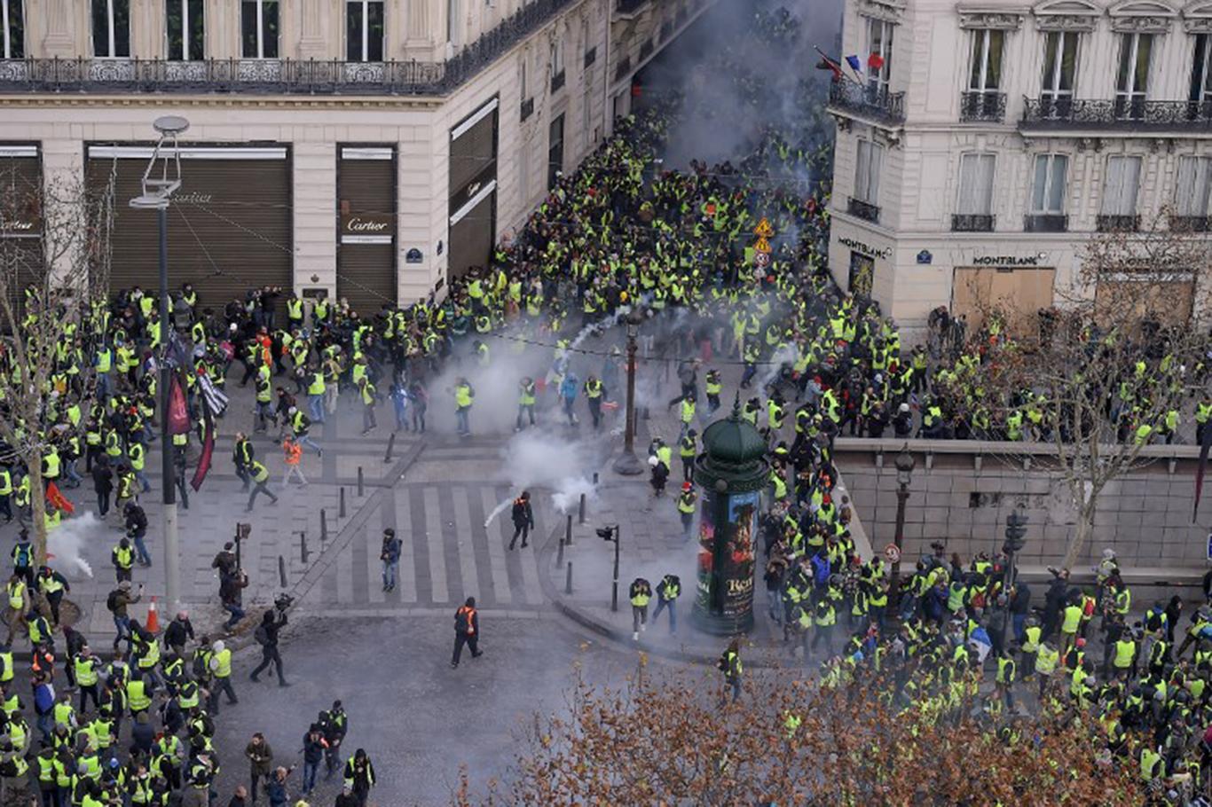 Fransa sokakları karıştı: Yüzlerce gözaltı